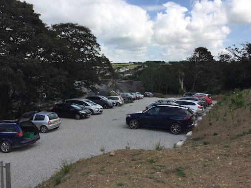 Overløbsparkeringspladser